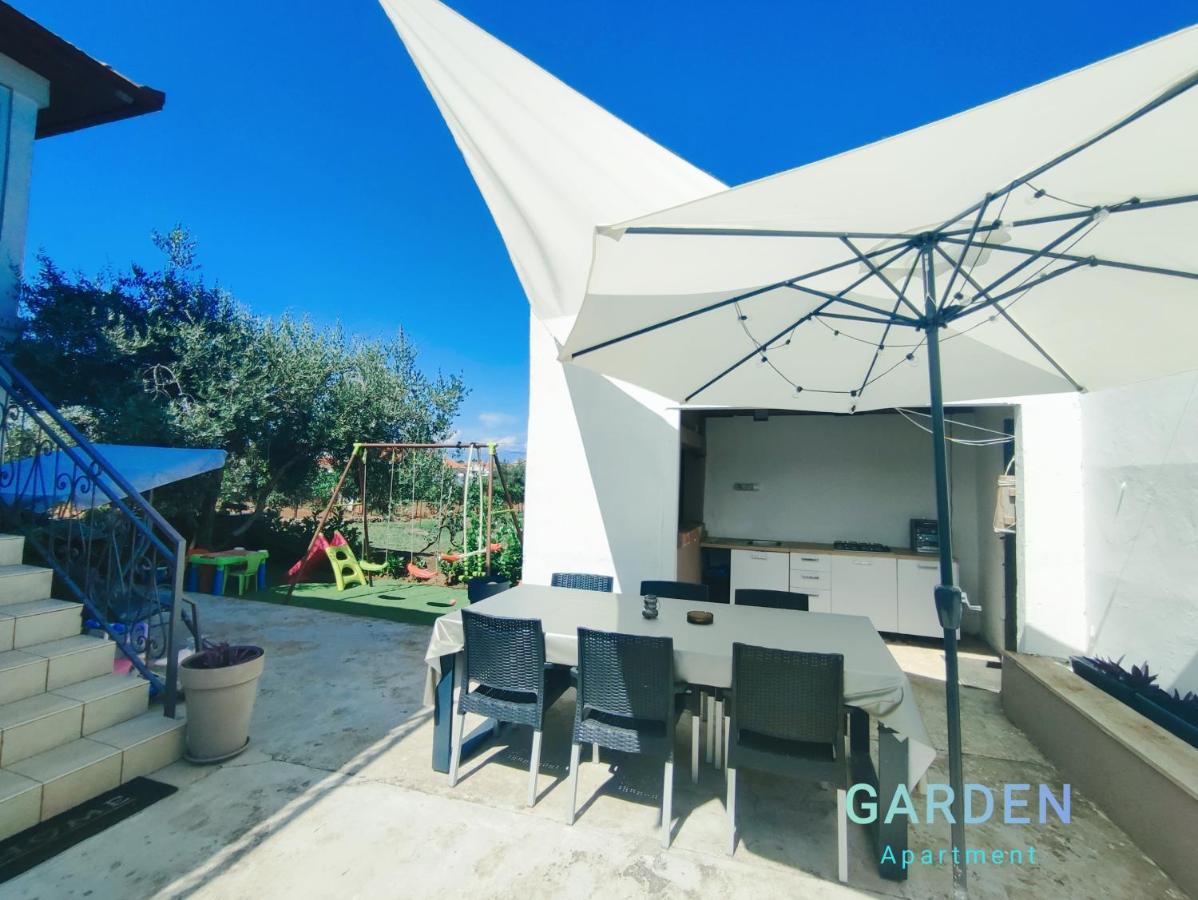 Garden Apartment Sutomiscica Exterior photo