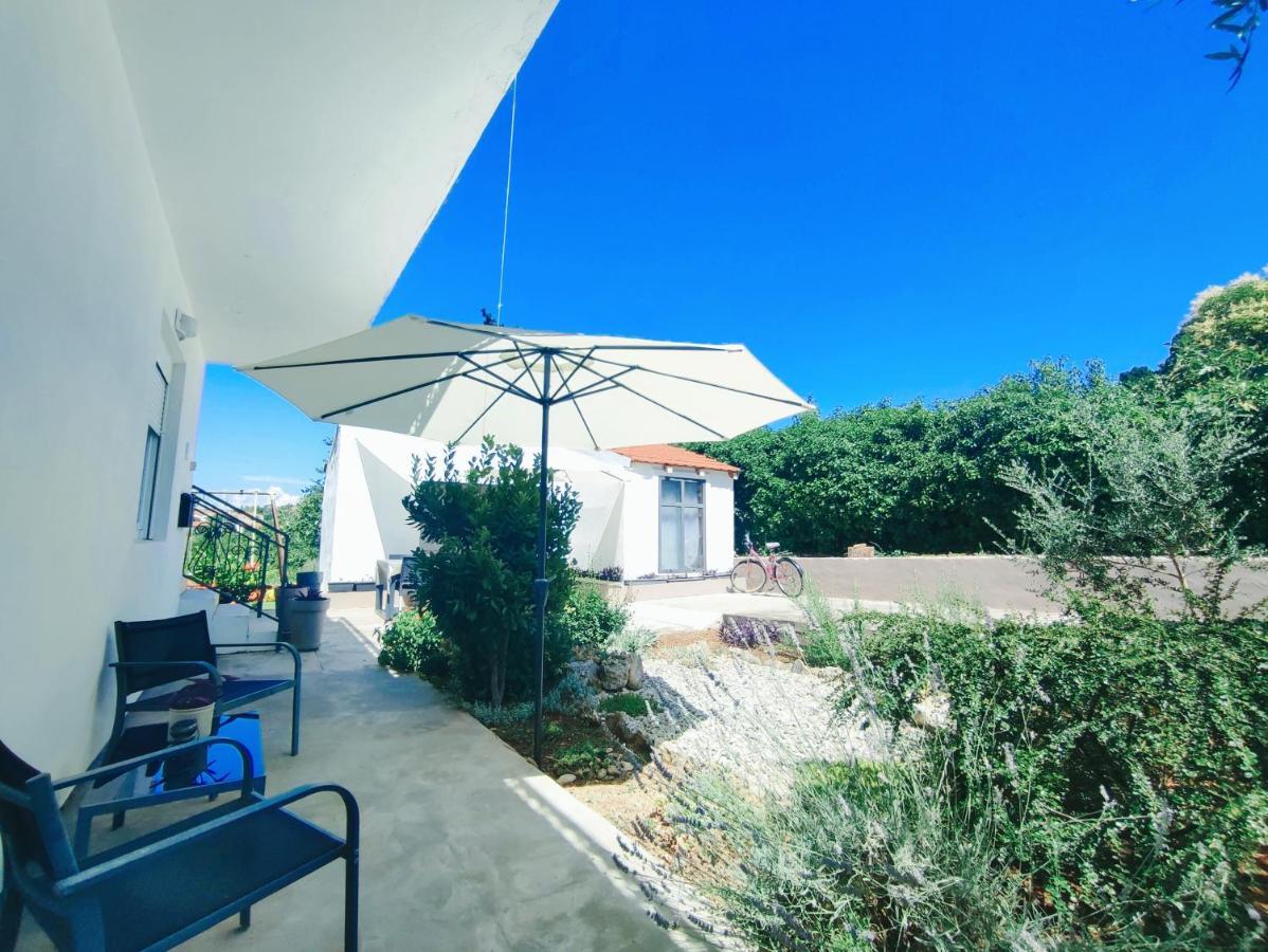 Garden Apartment Sutomiscica Exterior photo