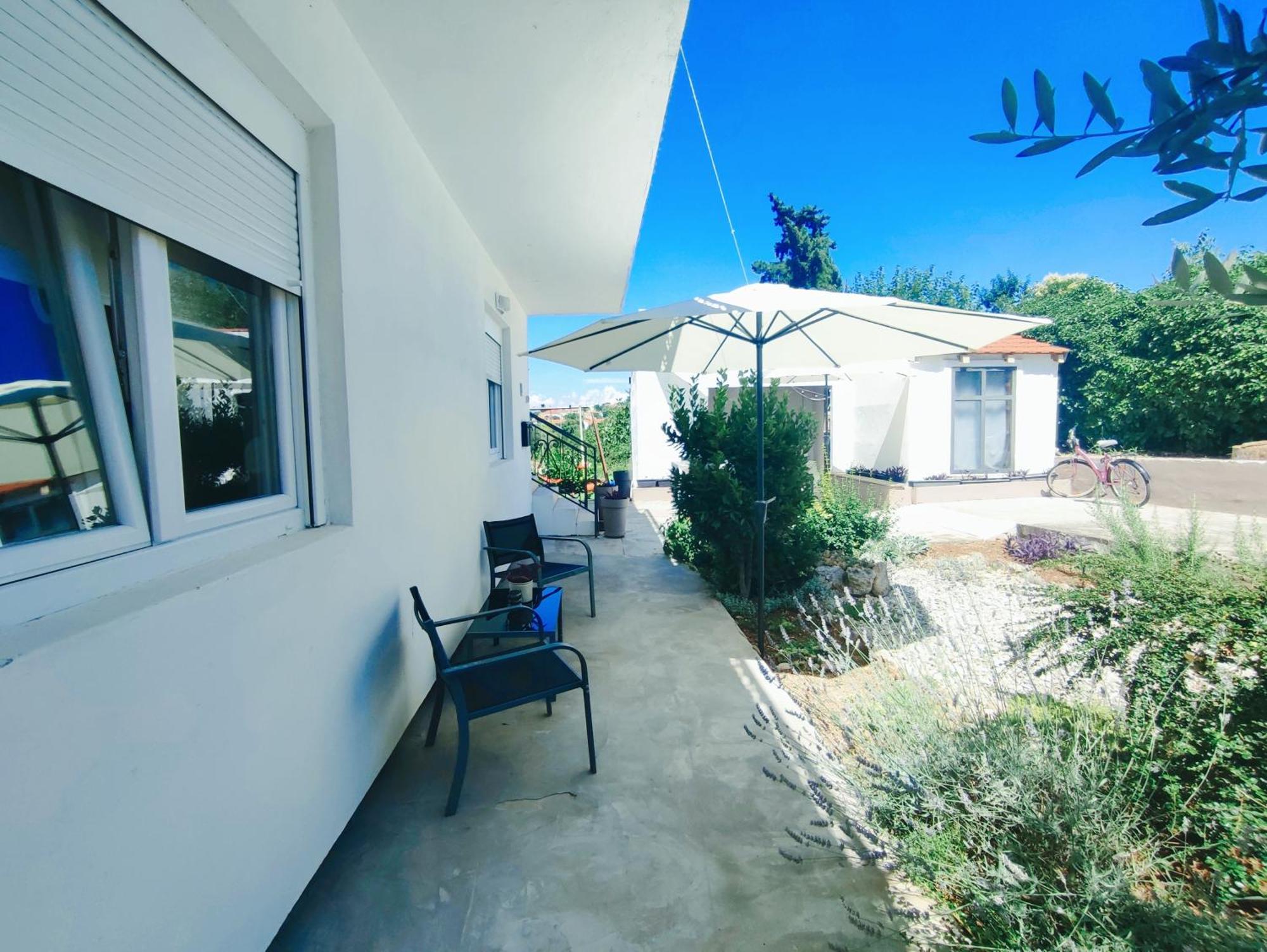 Garden Apartment Sutomiscica Exterior photo